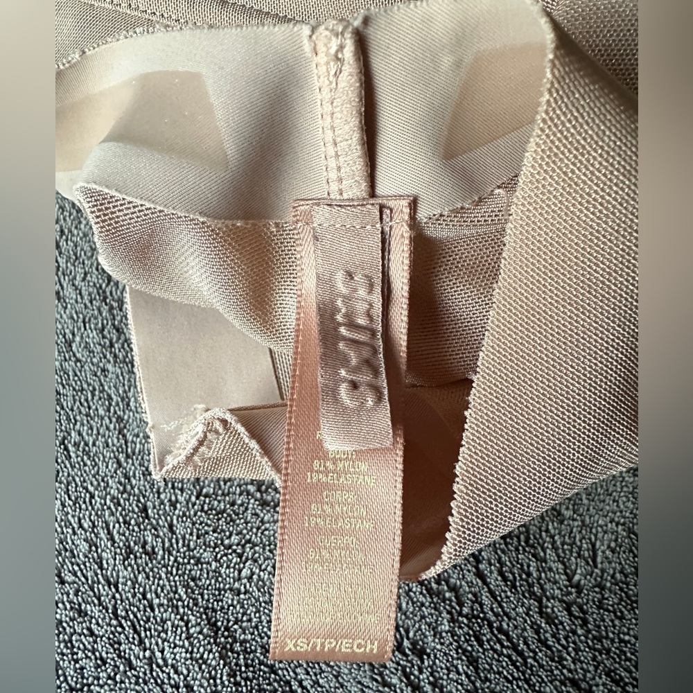 SKIMS SHEER SCULPT LOW BACK SHORT - Picture 7 of 9